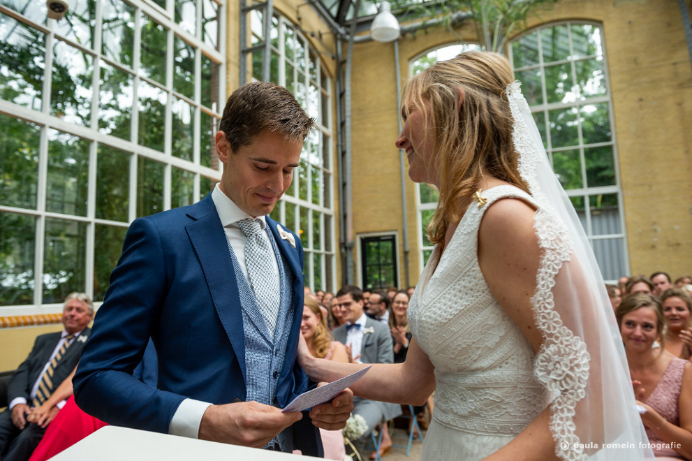 bruidspaar, trouwen, fotograaf, trouwfotograaf, Amsterdam, bruid, bruidegom, Hortus Botanicus , trouwceremonie