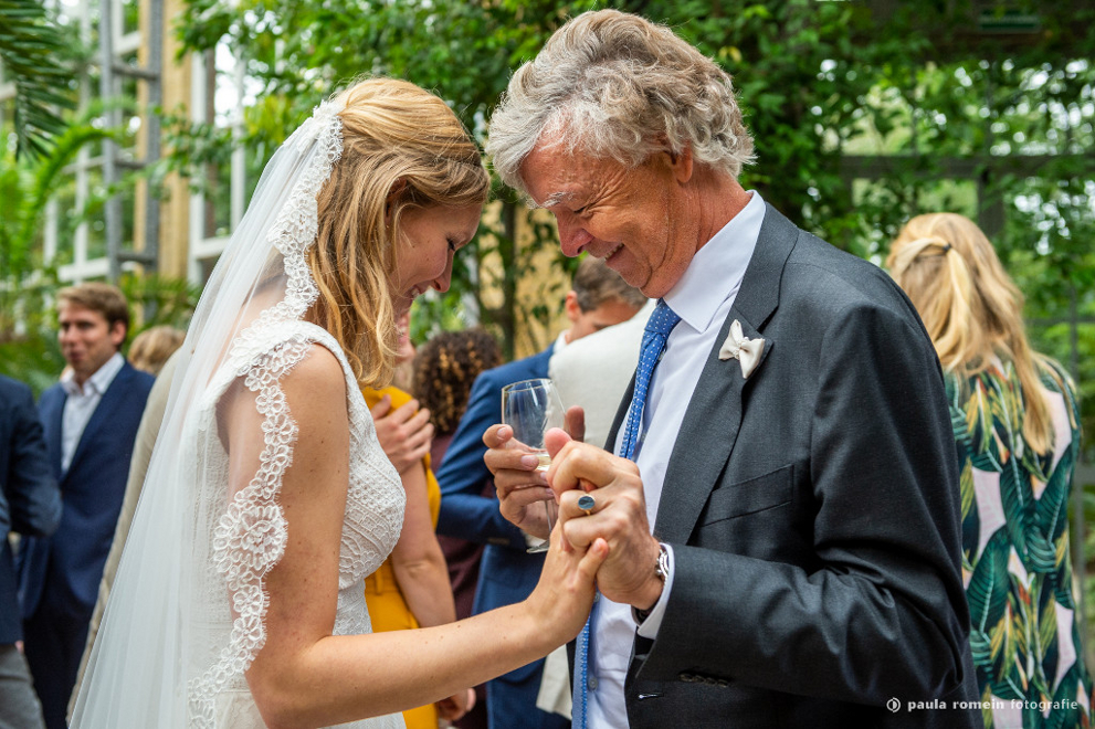 bruidspaar, trouwen, fotograaf, trouwfotograaf, Amsterdam, bruid, bruidegom, Hortus Botanicus, trouwreceptie