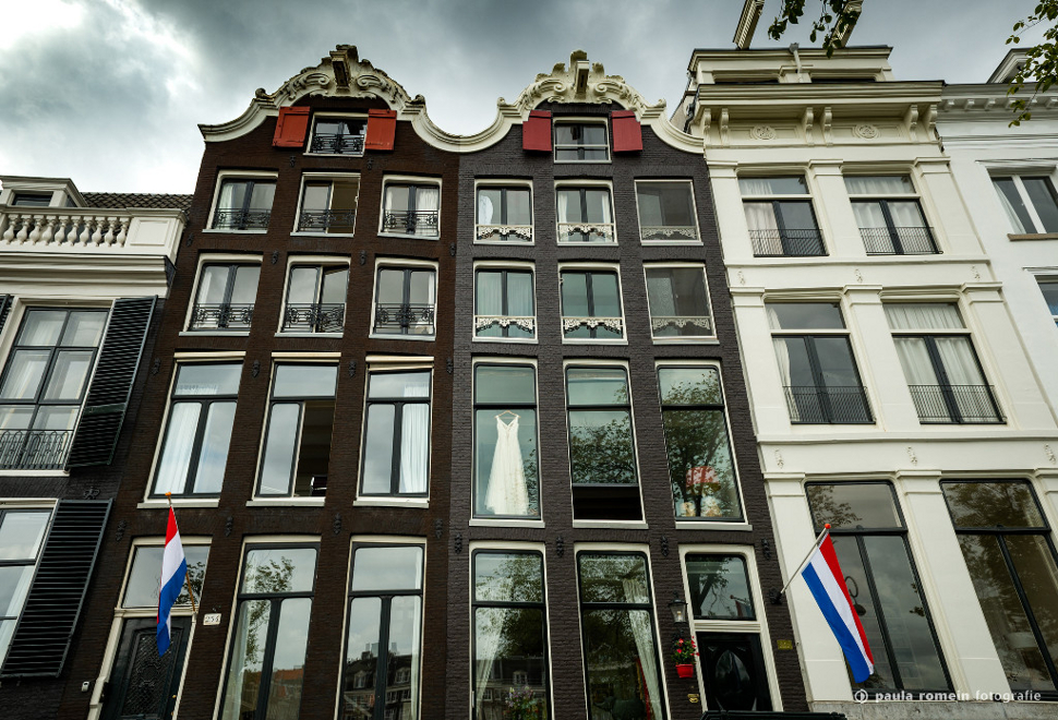 bruidspaar, trouwen, fotograaf, trouwfotograaf, Amsterdam, bruid, bruidegom, aankleding, trouwjurk